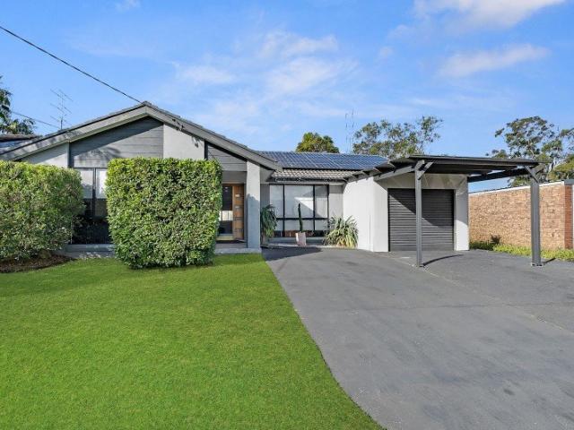 Family Entertainer with Pool in Walk to Everything Blue Haven Location