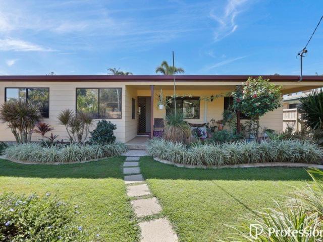Family Entertainer with Pool, Shed & Teenagers' Retreat!
