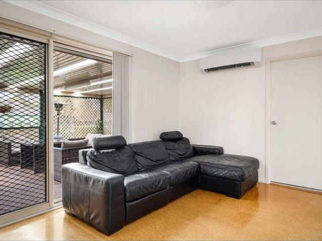 Family Entertainer with Swimming Pool & Spacious Outdoor Living 3 Bed | 2 Bath | 1 Car | Swimming Pool