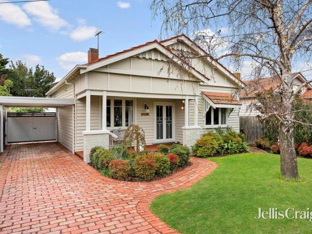Family Elegance in a Brilliant Location