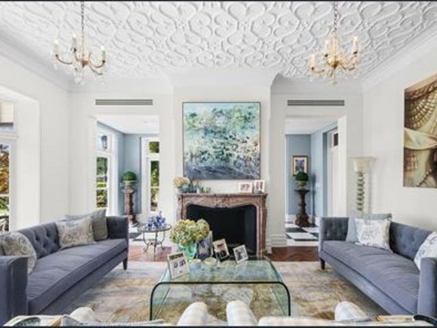 Family Estate with world class Harbour views