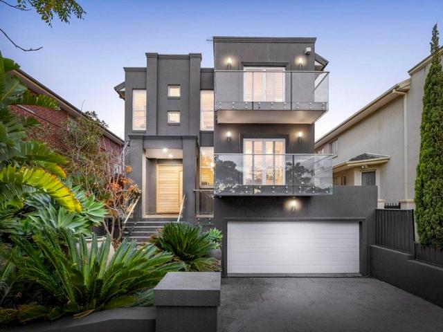 Family extravagance in a sublime riverside setting