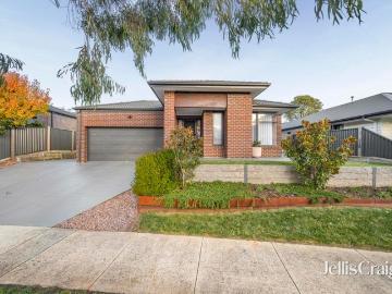 Family excellence with side access in premier Ballarat North location