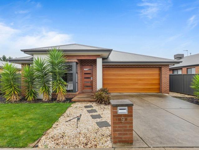 Family Excellence with Three Living Zones & Stunning Outdoor Entertaining