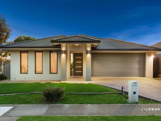 Family Excellence in the Heart of Featherbrook