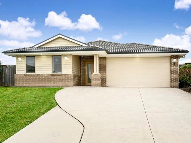 Family Excellence Offering a Bumper Yard and Solar System