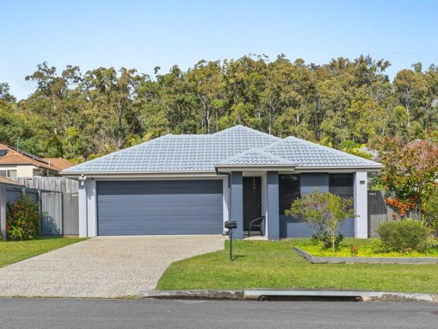 Family Favourite Park nearby & Lifestyle on offer!