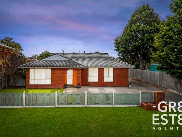 Family Favourite with Poolside Living in Prime Location