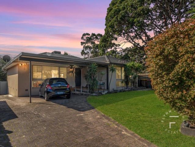 FAMILY FLEXIBILITY, BUNGALOW POTENTIAL & A GARDEN TO GROW INTO