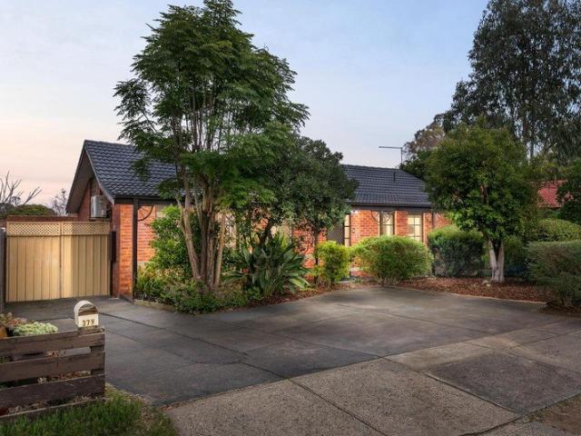 Family flexibility with a backyard to match