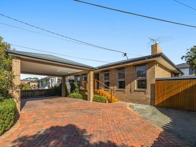 Family Flexibility With Superb Outdoor Entertaining & Studio Retreat