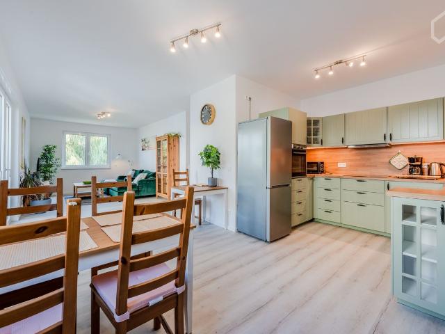 Family friendly 3 bedroom new build apartment in a prime location for first occupancy, Berlin Amsterdam Apartments for Rent