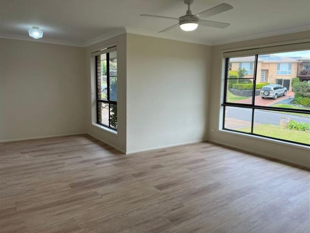 Family Friendly 3 Bedroom Corner Home in Palms Estate
