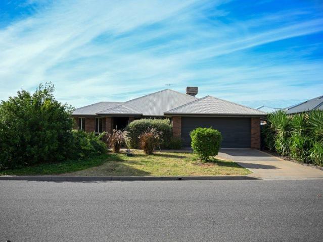 Family Friendly 3 Bedroom Home in Red Cliffs