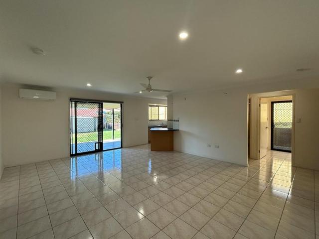 Family Friendly 3 Bedroom Home with Beautiful Outdoor Entertaining