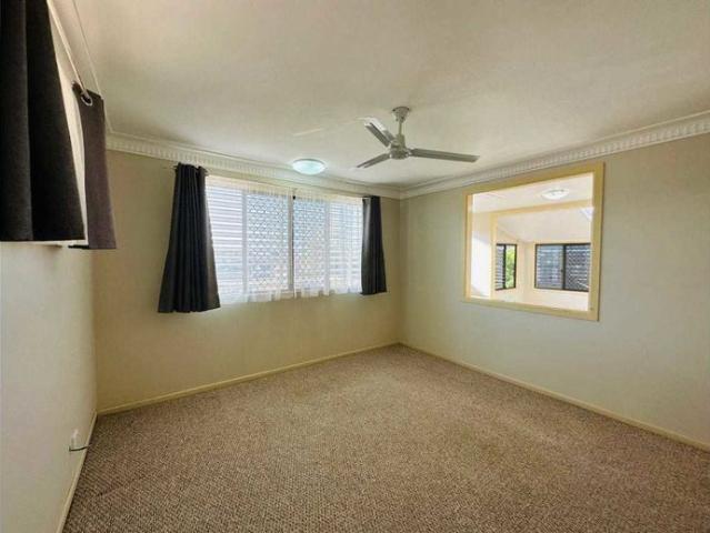 Family Friendly 3 Bedroom Home with Outdoor Living in Kepnock