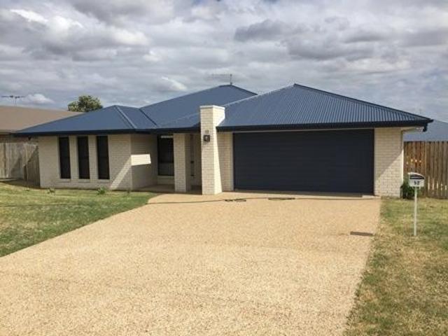 Family Friendly 4 Bedroom Home!