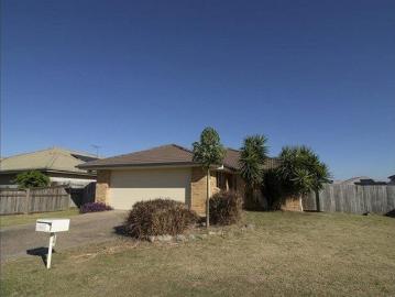 Family Friendly 4 Bedroom Home in Lowood