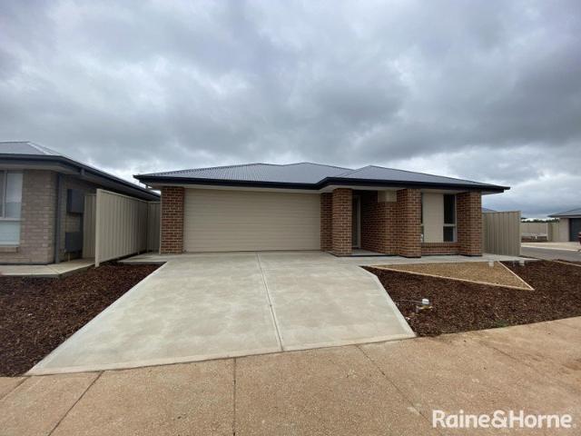 Family Friendly 4 Bedroom Home in Munno Para West!