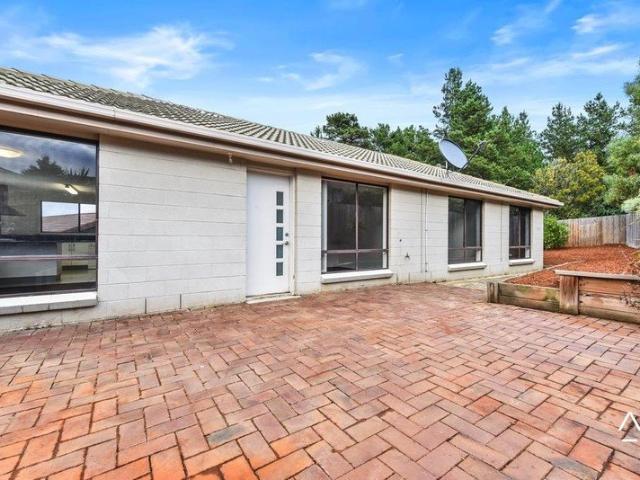 Family Friendly 4 Bedroom Home in Prime Location