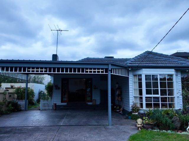 Family Friendly 726sqm with Beautiful Gardens 11 Esther Street, Templestowe Lower