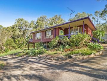 Family Friendly Country Home with Outstanding Entertaining Areas