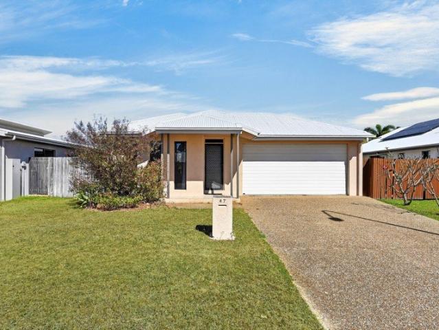Family Friendly Burdell Home with Study and Solar