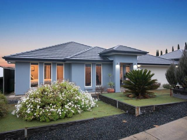 Family Friendly Five Bedroom Home in Bluestone Estate
