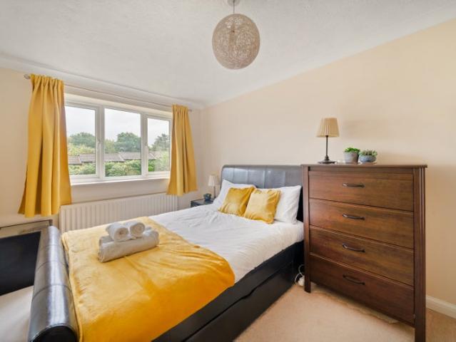 Family Friendly Flat in Bromley South Free Parking