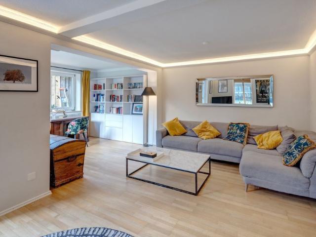 Family friendly house with large garden for rent