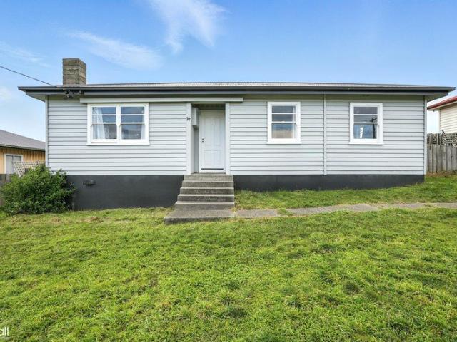 Family Friendly Home with a Spacious Yard Walk to Eastlands!