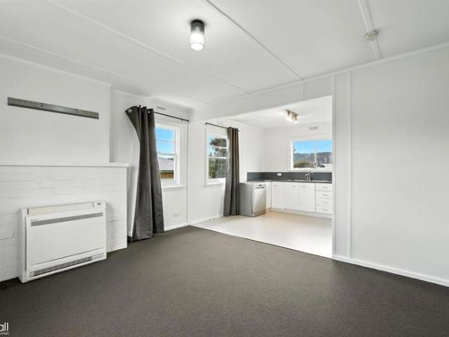 Family Friendly Home with a Spacious Yard Walk to Eastlands!