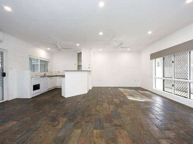 Family Friendly Home with Solar, Gardens & Great Outdoor Space