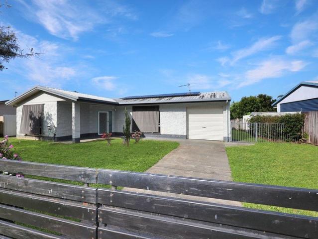 Family Friendly Home with Solar, Gardens & Great Outdoor Space