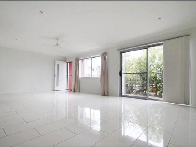 Family Friendly Home in a Complex!