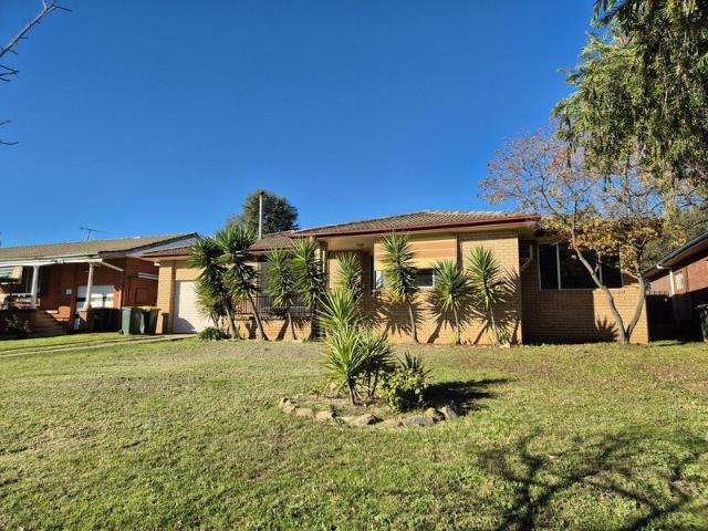 FAMILY FRIENDLY HOME IN PRIME LOCATION
