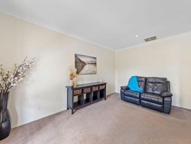 Family Friendly Living Near Beaconhills College!