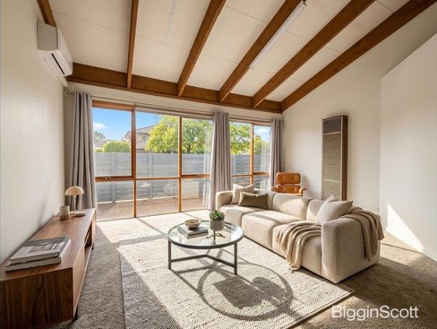 Family Friendly Living Near Jells Park and Shopping Centres
