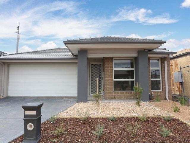 Family Friendly Living with Space to Enjoy 2 Living Area