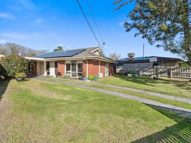 Family Friendly Seaford Home with Space, Security & Convenience