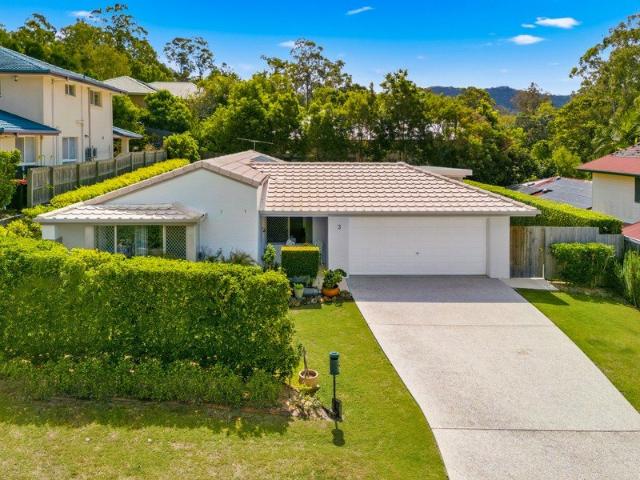Family Friendly Single Level Living in a Quiet Cul de Sac