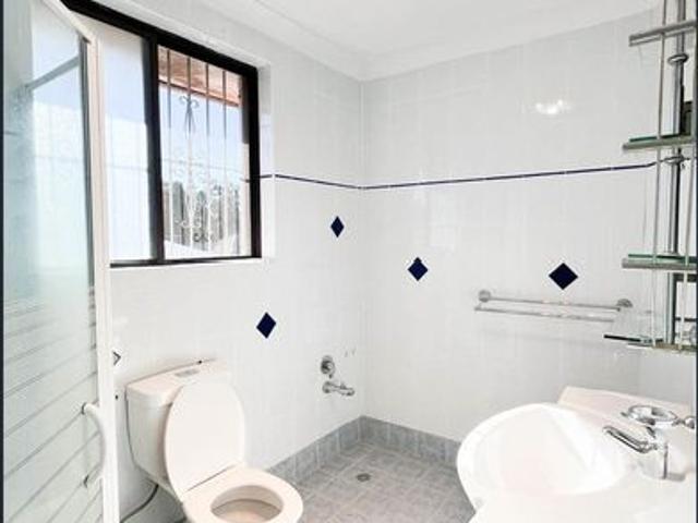 FAMILY FRIENDLY TOWNHOUSE GREAT LOCATION