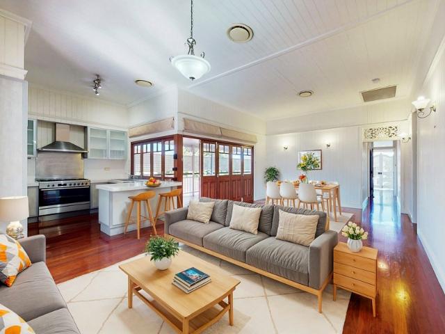 Family friendly two level Queenslander