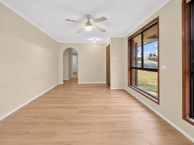 Family House For Lease / Next to School and Park