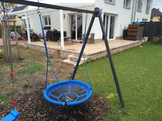 Family House in Biesdorf: 5 minute walk to the train station!, Berlin Amsterdam Apartments for Rent