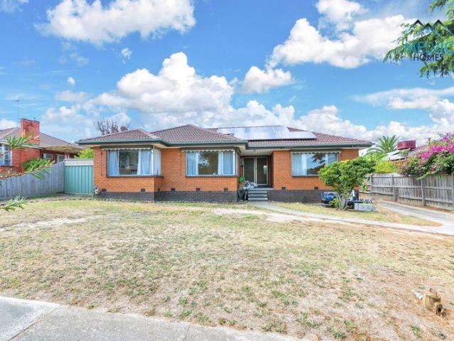 Family House in Brilliant Location!