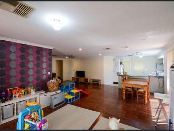 Family house in Wattle Grove