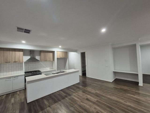 Family House Located in Donnybrae Estate Donnybrook