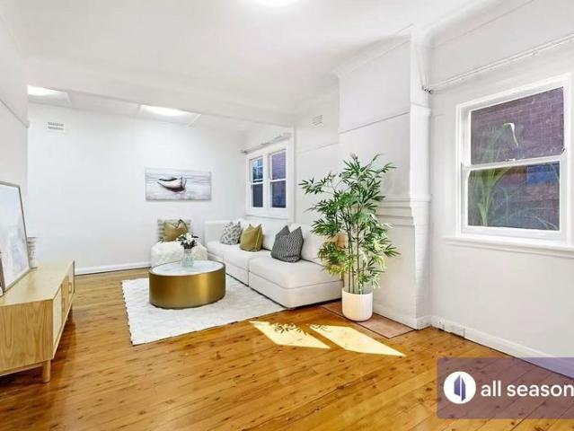 Family House Perfectly positioned in one of Thornleigh's most sought after pockets
