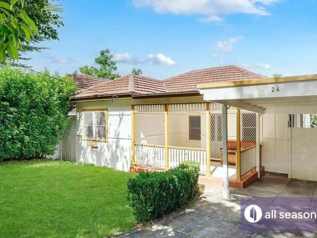 Family House Perfectly positioned in one of Thornleigh's most sought after pockets